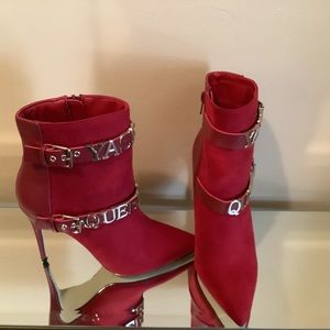 Shoe Dazzle Passion red 7.5 booties